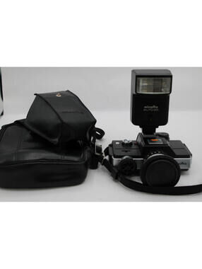 Vintage Minolta 110 Zoom SLR Film Camera 25-50mm w/ Auto 25 Flash &Case-Untested